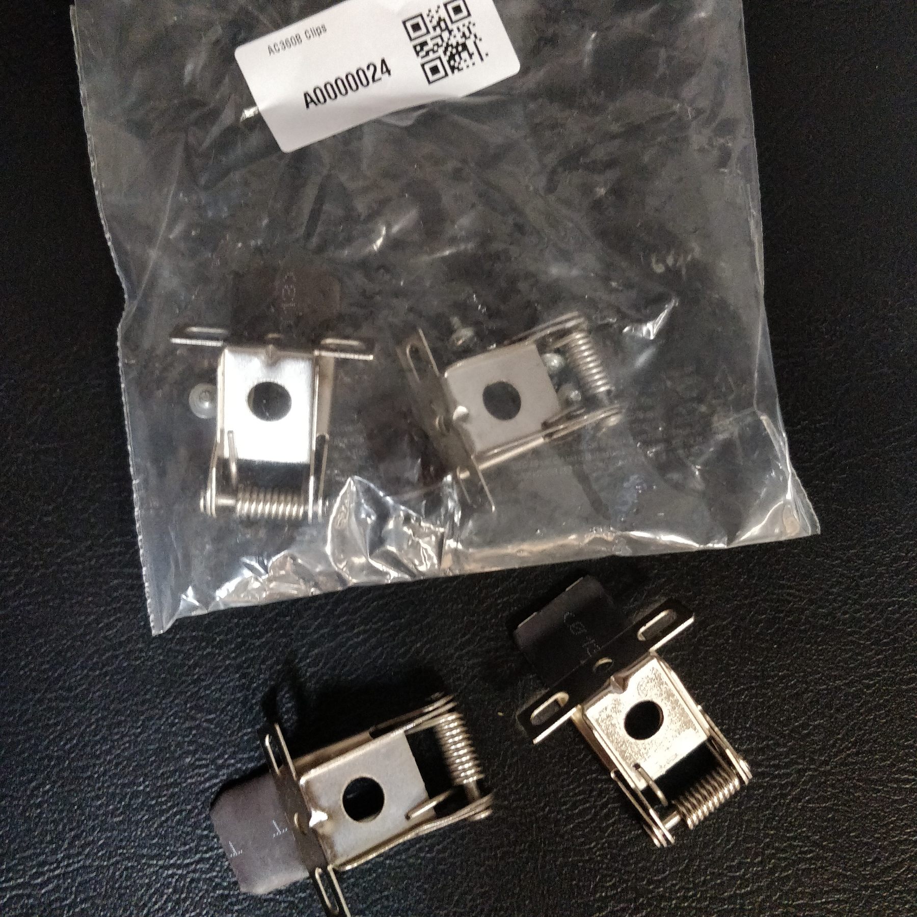 AC360B Clips