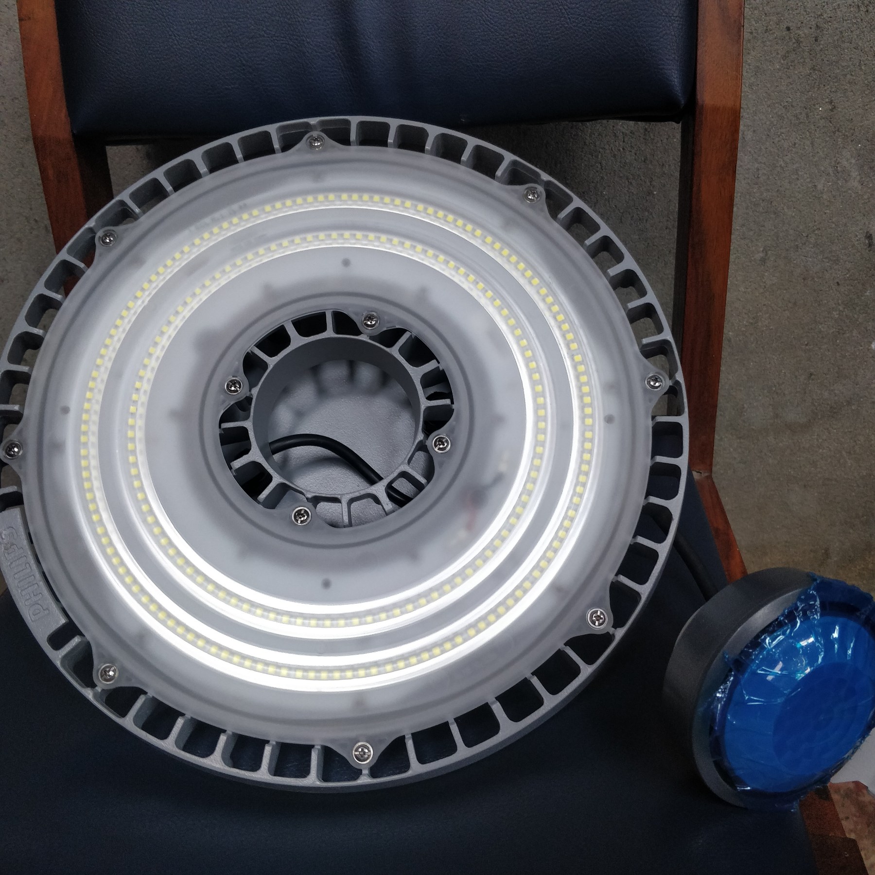 BY615P LED150S 5700 WB PSU GR L1 W
